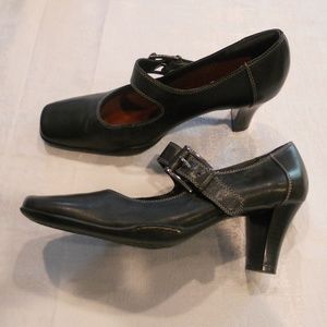 AEROSOLES WOMENS 7.5 HEELS SHOES BLACK